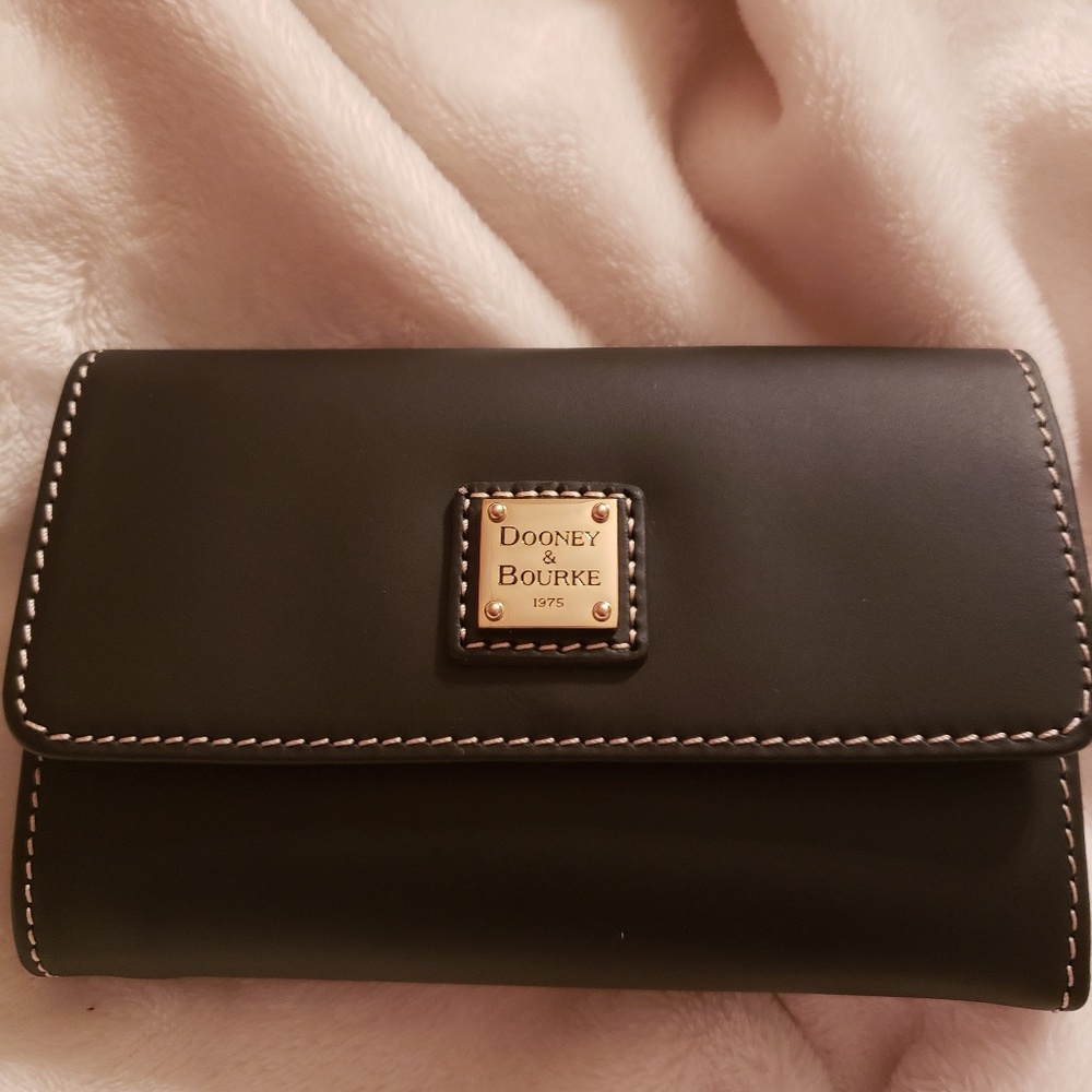 Dooney and Bourke wallet
